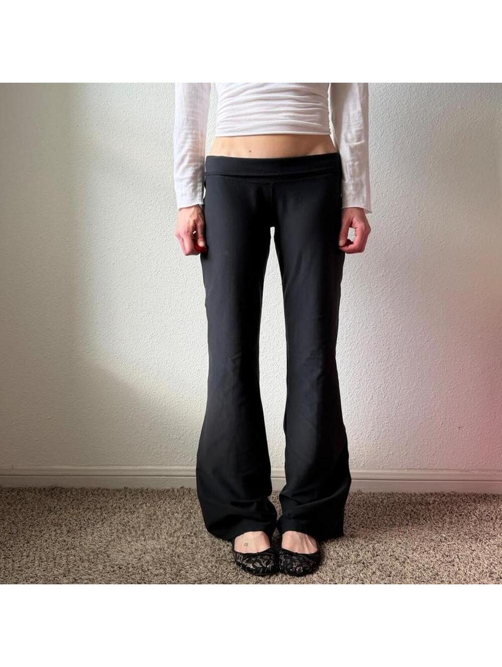 Nike low rise bootcut flare black athletic wear yoga pants